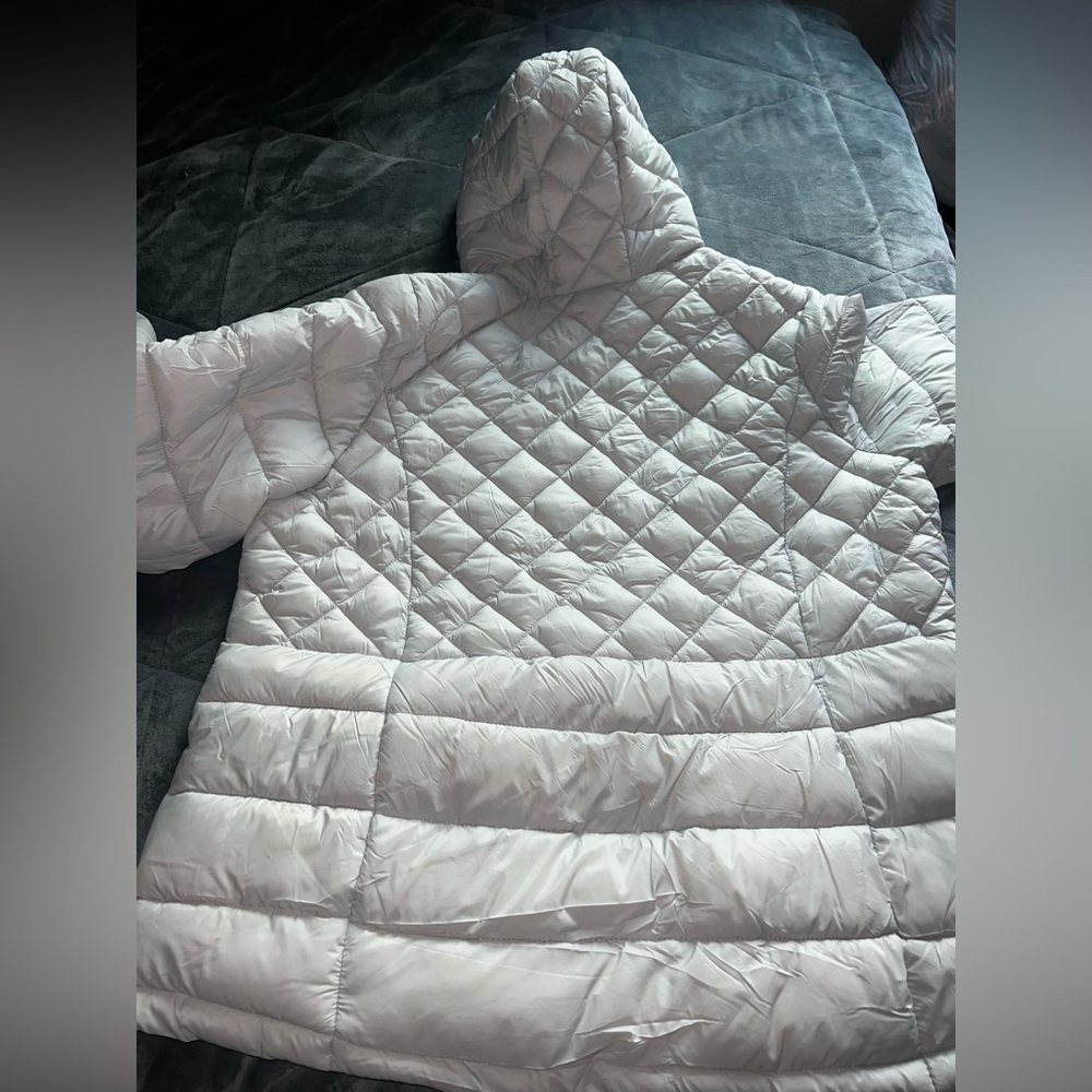 Women's Quilted Silver Jacket - Picture 3 of 3
